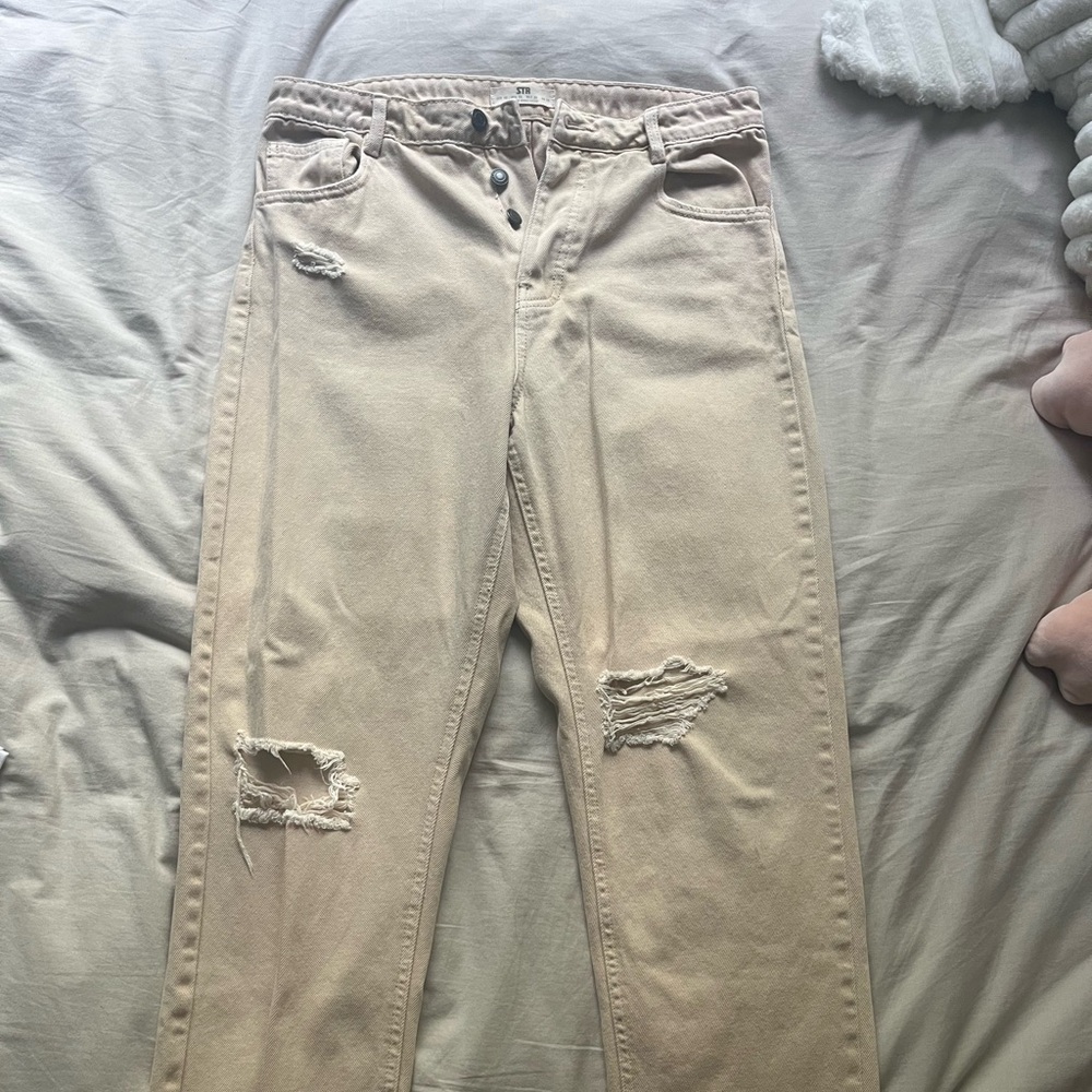 Straight Leg ripped jeans